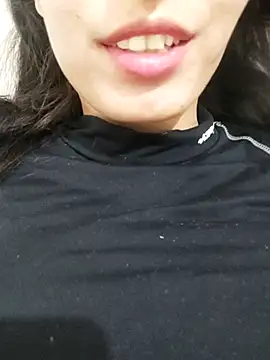 saraaxx1 online show from December 2025 07:02:01 PM