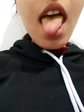 saraaxx1 online show from December 2025 11:55:01 AM