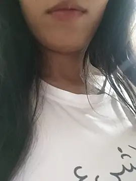 saraaxx1 online show from October 2025 04:19:01 PM