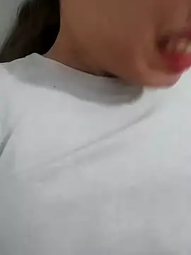 saraaxx1 online show from June 2026 01:23:01 PM