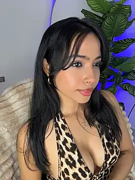  Emily Thompson  online show from July 2026 02:45:01 AM