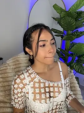  Emily Thompson  online show from June 2026 11:14:02 PM