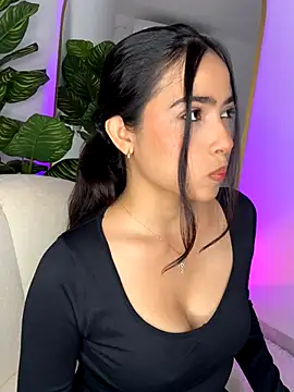  Emily Thompson  online show from October 2025 12:08:02 AM