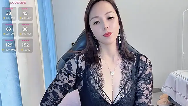 Dewluna online show from March 2025 03:26:01 AM