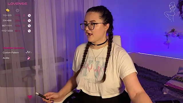 MiraLuccian online show from September 2025 08:03:02 PM