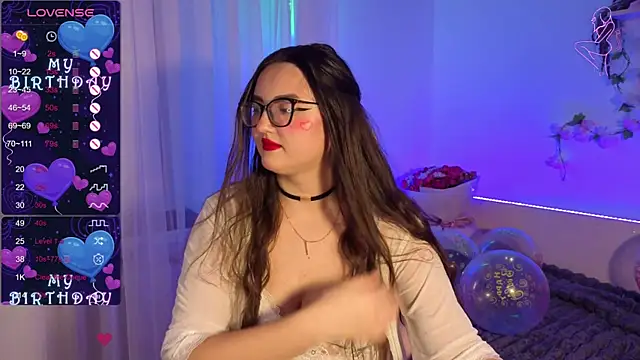 MiraLuccian online show from September 2025 06:25:02 PM