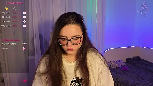 MiraLuccian online show from September 2025 07:27:01 PM