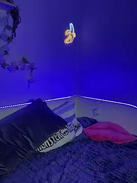 MiraLuccian online show from October 2025 08:42:02 PM