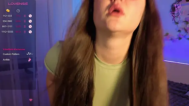 MiraLuccian online show from September 2025 07:13:02 PM