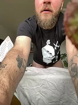 Snapshot of xmasterduck chatting on March 2025 12:15:02 PM xmasterduck online show from March 2025 12:15:02 PM