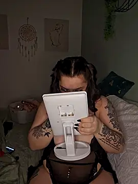 Saucy-Serenity online show from March 2026 08:10:01 PM