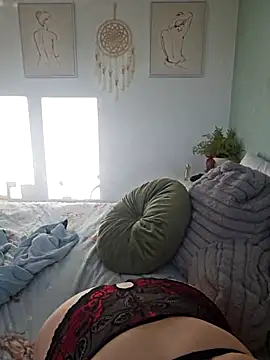 Saucy-Serenity online show from April 2026 05:05:01 PM