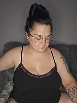 Snapshot of Saucy-Serenity chatting on July 2026 10:32:02 PM Saucy-Serenity online show from July 2026 10:32:02 PM