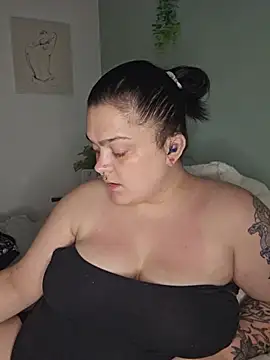 Snapshot of Saucy-Serenity chatting on June 2026 09:20:01 PM Saucy-Serenity online show from June 2026 09:20:01 PM
