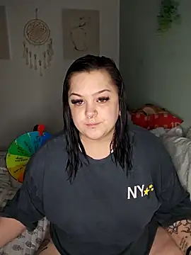 Saucy-Serenity online show from April 2026 06:58:01 PM