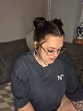 Saucy-Serenity online show from October 2025 08:42:01 PM