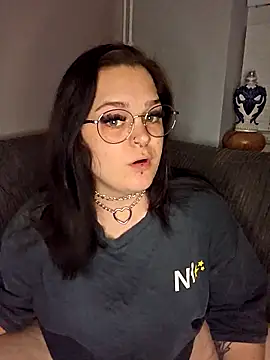 Saucy-Serenity online show from October 2025 07:22:02 PM