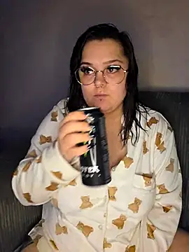 Saucy-Serenity online show from November 2025 08:46:02 PM