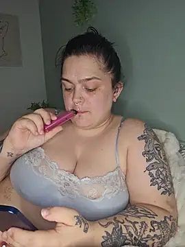 Snapshot of Saucy-Serenity chatting on June 2026 09:56:01 PM Saucy-Serenity online show from June 2026 09:56:01 PM