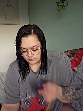 Saucy-Serenity online show from April 2026 06:27:01 PM
