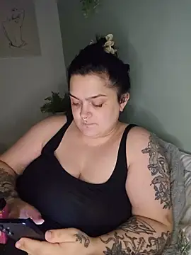Snapshot of Saucy-Serenity chatting on June 2026 08:58:01 PM Saucy-Serenity online show from June 2026 08:58:01 PM