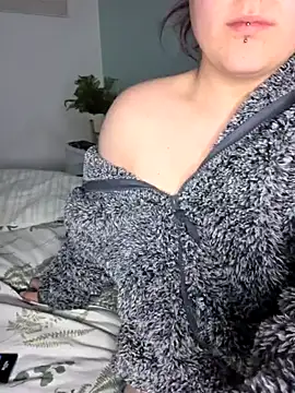 Saucy-Serenity online show from March 2025 06:56:01 PM