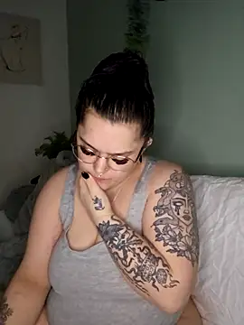 Saucy-Serenity online show from March 2026 08:22:01 PM