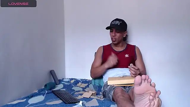 Monkey uchiha777 online show from April 2026 06:58:01 PM