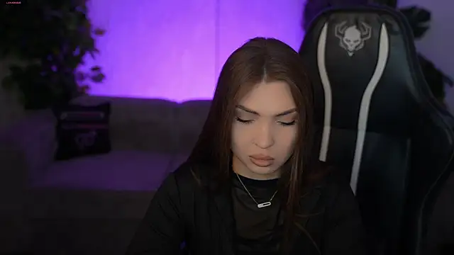 Snapshot of Billie054 chatting on November 2025 06:30:01 AM Billie054 online show from November 2025 06:30:01 AM