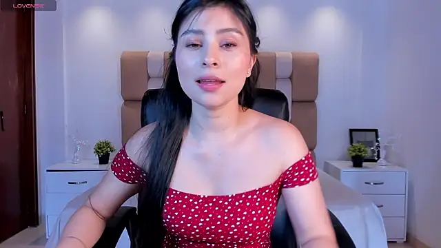 Catalina Santhana online show from September 2025 06:32:02 PM