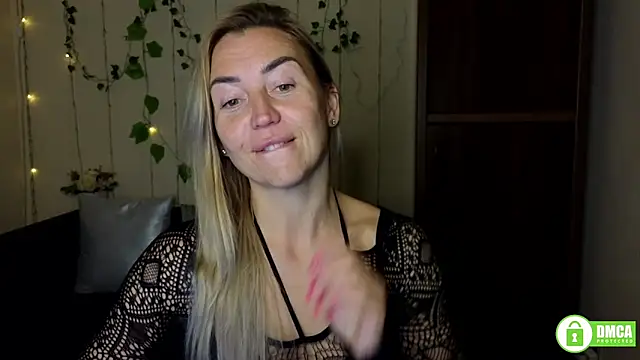 Kiss julli88I online show from September 2025 05:31:02 PM