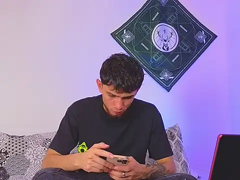 samevansx  online show from November 2025 04:33:02 PM