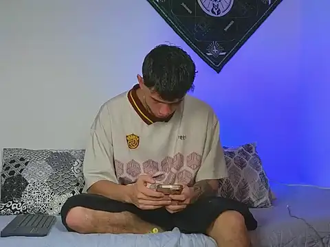 samevansx  online show from October 2025 02:40:01 PM