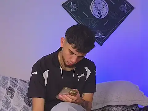 samevansx  online show from October 2025 02:50:01 PM