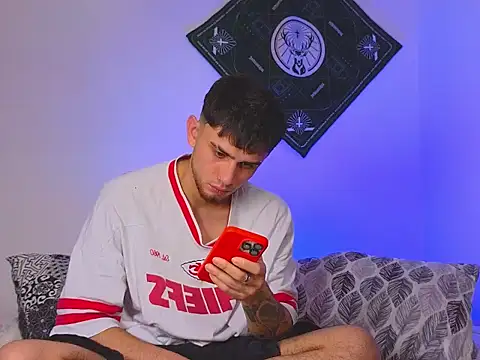 samevansx  online show from November 2025 06:01:01 PM