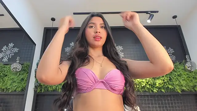 Snapshot of Linda-Shy chatting on March 2025 02:40:01 PM Linda-Shy online show from March 2025 02:40:01 PM