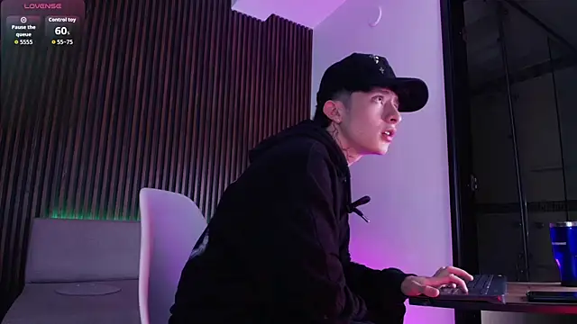 troy rouge online show from November 2025 07:06:01 PM