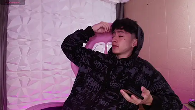 troy rouge online show from January 2026 11:28:01 AM