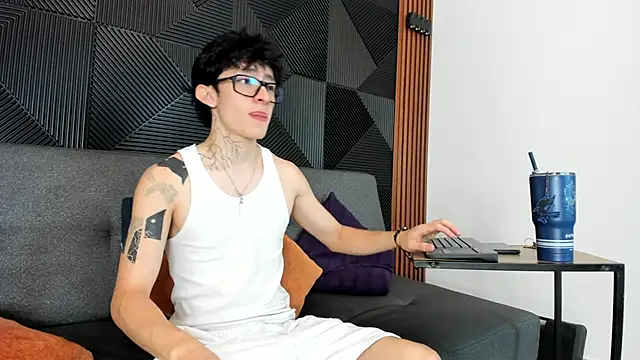 troy rouge online show from March 2025 12:00:01 PM