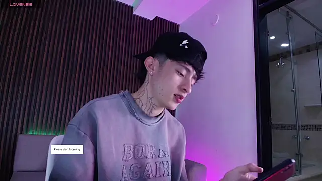 troy rouge online show from November 2025 07:07:01 PM