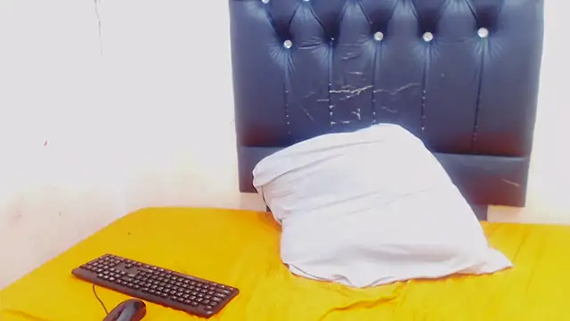 NICKY19XX online show from March 2025 02:27:01 AM