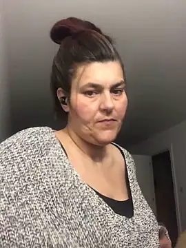 Curvy-Essex-Milf online show from October 2025 05:36:02 PM