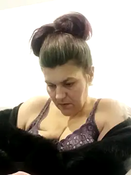 Curvy-Essex-Milf online show from December 2025 05:40:02 PM