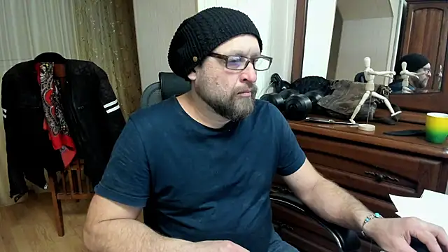 Snapshot of Grandor_M chatting on March 2025 03:06:01 PM Grandor M online show from March 2025 03:06:01 PM