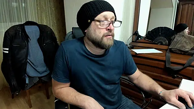 Snapshot of Grandor_M chatting on March 2025 06:22:02 PM Grandor M online show from March 2025 06:22:02 PM