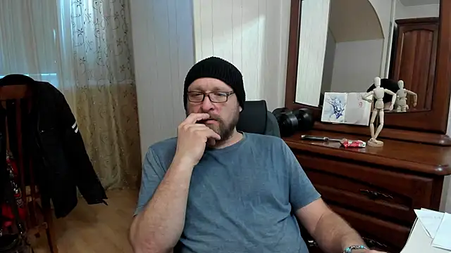 Snapshot of Grandor_M chatting on March 2025 02:10:01 PM Grandor M online show from March 2025 02:10:01 PM