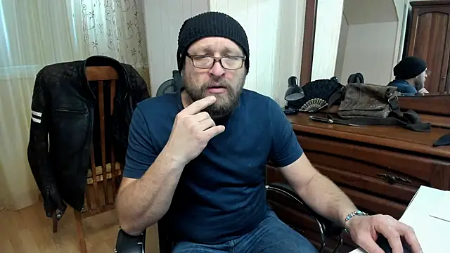 Snapshot of Grandor_M chatting on March 2025 12:04:02 PM Grandor M online show from March 2025 12:04:02 PM