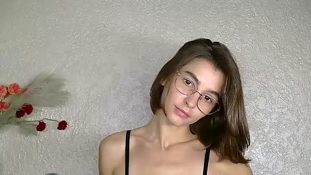 luna Gharming online show from September 2025 07:13:02 AM