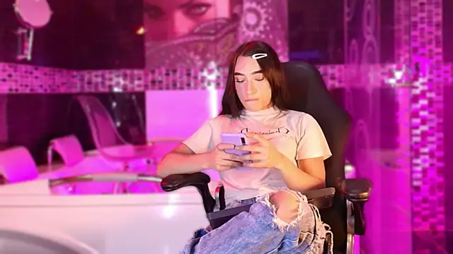 Small Hot19 online show from March 2026 10:07:02 AM