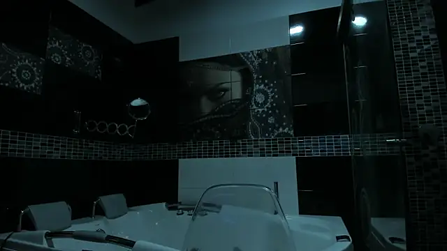 Small Hot19 online show from October 2025 10:34:01 AM